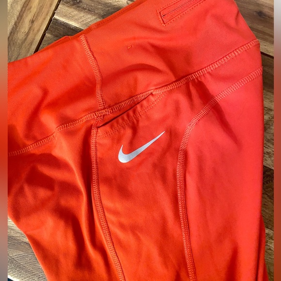 Women’s Nike Dri Fit 7/8 Leggings - Picture 3 of 8